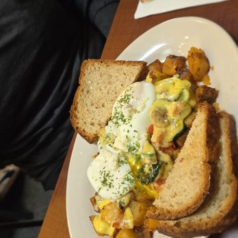 Grumpy's Cafe - Eggs florentine - Breakfast & Brunch Near Me - Cleveland, Ohio