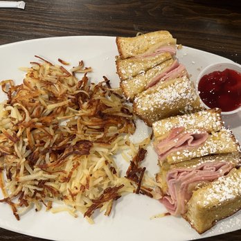Broken Yolk Cafe - monte cristo with hash browns - Breakfast & Brunch Near Me - Fullerton, California