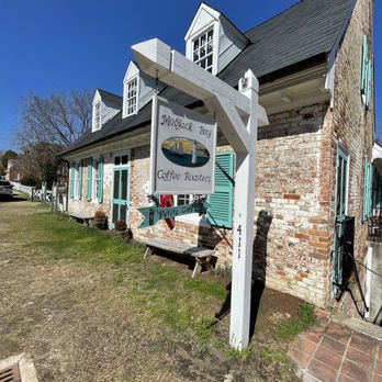 Mobjack Coffee Roasters and Petite Cafe - Coffee Roasteries Near Me - Yorktown, Virginia