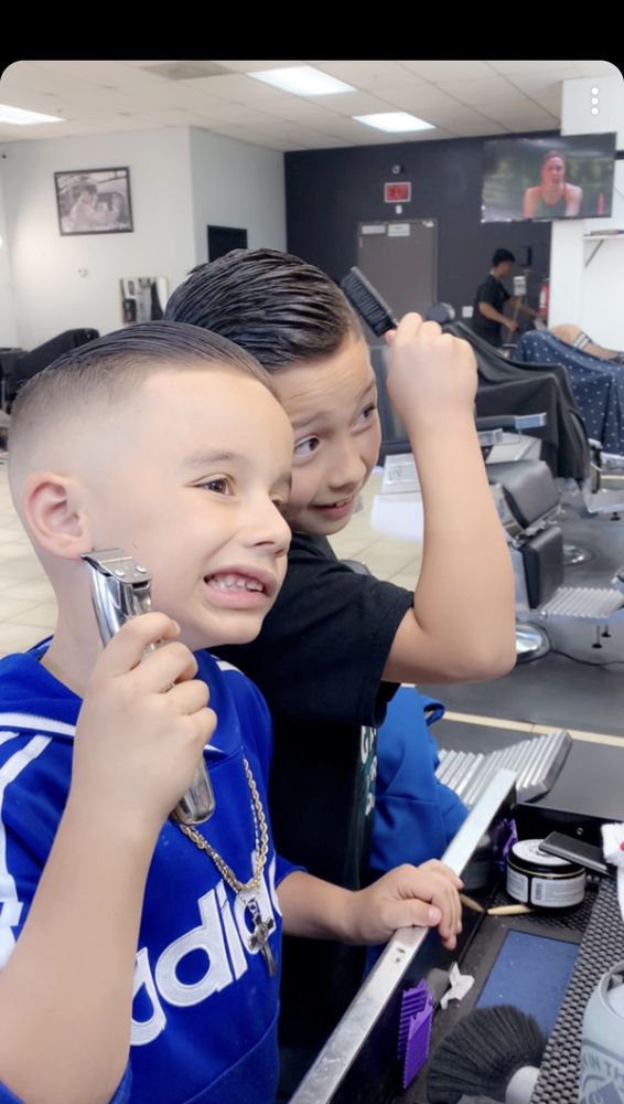 THE ORIGINAL GOLDEN SHEARS BARBER SHOP Updated June 2024 41 Photos