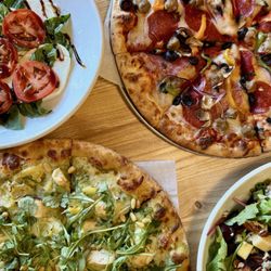Boring Rose Brewing - Caprese Salad, Lemon Pesto Chicken Pizza, Combination Pizza & Fall Salad with Beets