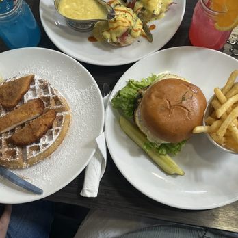 Broken Yolk Cafe - American Near Me - Buena Park, California