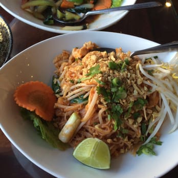 Phuket Royal - Pad Thai chicken - Thai Near Me - Ottawa, Ontario Phuket Royal - Pad Thai chicken - Thai Near Me - Ottawa, Ontario