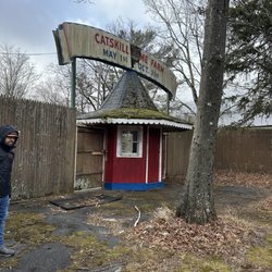 The Old Catskill Game Farm - Old ticket booth