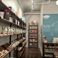 Winans Coffee and Chocolate - Inside