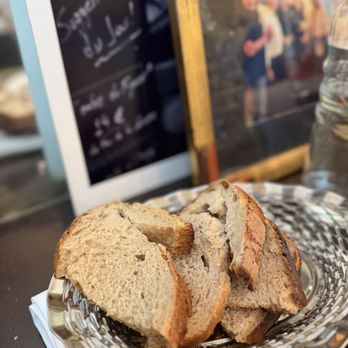 Bistrot Paul Bert - Bread (complimentary) - Bistros Near Me - Paris, 75 Bistrot Paul Bert - Bread (complimentary) - Bistros Near Me - Paris, 75