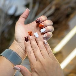 Toi Spa at Plantation Walk - Nails done by Erik