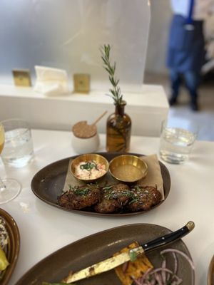 Motek Flatiron by null