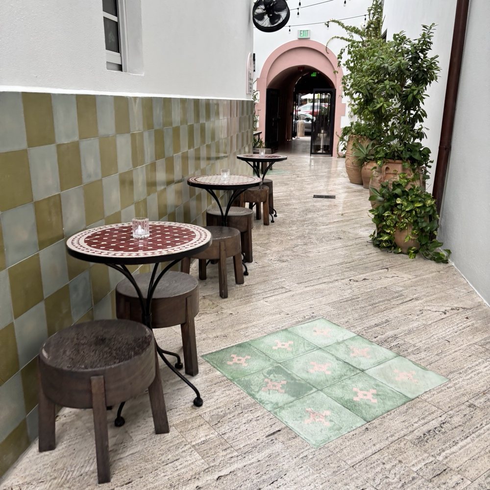 Esme Hotel Miami Beach - Hotels Near Me - Miami, Florida Esme Hotel Miami Beach - Hotels Near Me - Miami, Florida