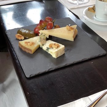 Bürgershof - Desert cheese Teller. - German Near Me - Ratingen, NW