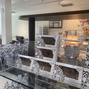 Kilwins Ice Cream - Chocolate - Fudge - Kilwins chocolates - Desserts Near Me - Key West, Florida Kilwins Ice Cream - Chocolate - Fudge - Kilwins chocolates - Desserts Near Me - Key West, Florida
