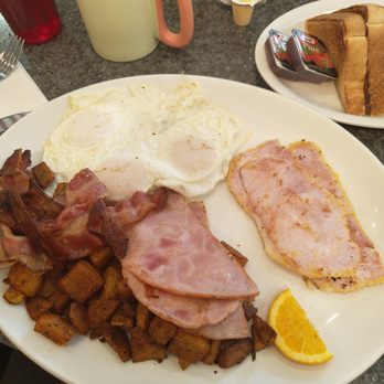 The Wellington Diner - Diners Near Me - Ottawa, Ontario