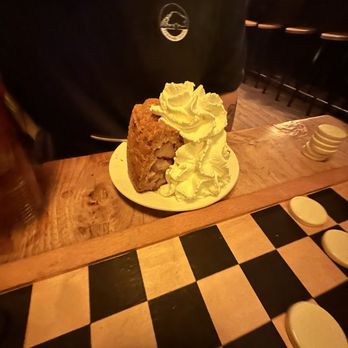 Winkel 43 - BEST APPLE PIE - Desserts Near Me - Amsterdam, New Hampshire