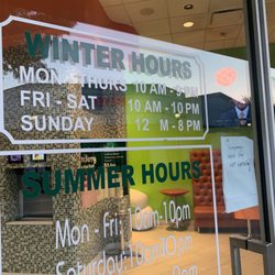 YummiBerry - Store Hours