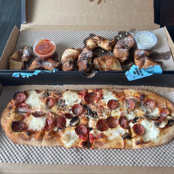&pizza - Garlic knots and a simple pizza with pepperoni and mushrooms? I say mushrooms because there is maybe a slice on each slice. - Vegan Near Me - Alexandria, Virginia &pizza - Garlic knots and a simple pizza with pepperoni and mushrooms? I say mushrooms because there is maybe a slice on each slice. - Vegan Near Me - Alexandria, Virginia