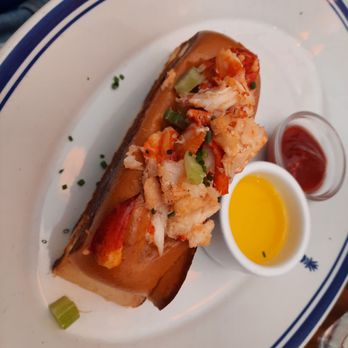 Hudson House - Lobsta Roll - Seafood Near Me - Houston, Texas Hudson House - Lobsta Roll - Seafood Near Me - Houston, Texas