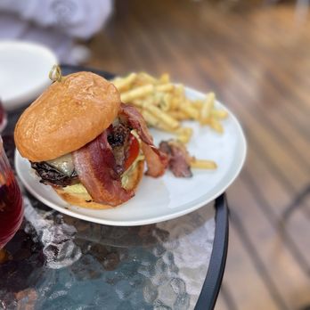 Eggy’s Neighborhood Kitchen - Burger - Breakfast & Brunch Near Me - Berkeley, California Eggy’s Neighborhood Kitchen - Burger - Breakfast & Brunch Near Me - Berkeley, California