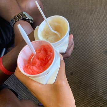 Snowflake Factory - Small Tiger blood w/ cream & vanilla w/cream - Ice Cream & Frozen Yogurt Near Me - Arlington, Texas
