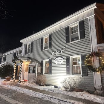 Michael's - American Near Me - Stockbridge, Massachusetts