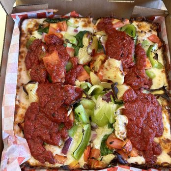 Hot Rod Willy's Pizza - Small Detroit style pizza with veggies - Pizza Near Me - Fresno, California Hot Rod Willy's Pizza - Small Detroit style pizza with veggies - Pizza Near Me - Fresno, California