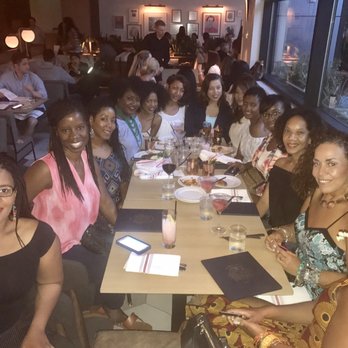 Earls Kitchen + Bar - Cocktail Bars Near Me - Plano, Texas