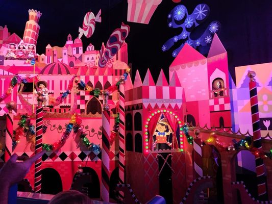 "it's a small world" Holiday by null