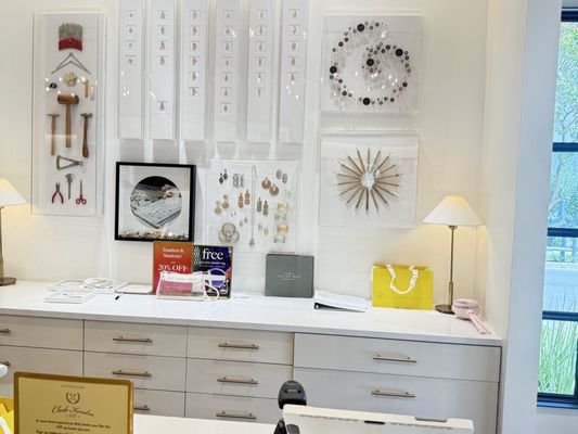 Kendra Scott Flagship by null