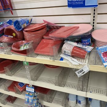 Dollar Tree - Empty shelves or cluttered stuff. - Discount Store Near Me - Los Angeles, California Dollar Tree - Empty shelves or cluttered stuff. - Discount Store Near Me - Los Angeles, California