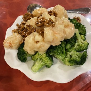 Choi Fook - Mayo shrimp with broccoli and walnut - Chinese Near Me - Brooklyn, New York