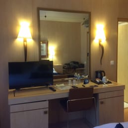 Nice, spacious room, with cozy bed, air conditioning and free Wi-fi !