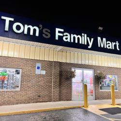 Tom's Family Mart