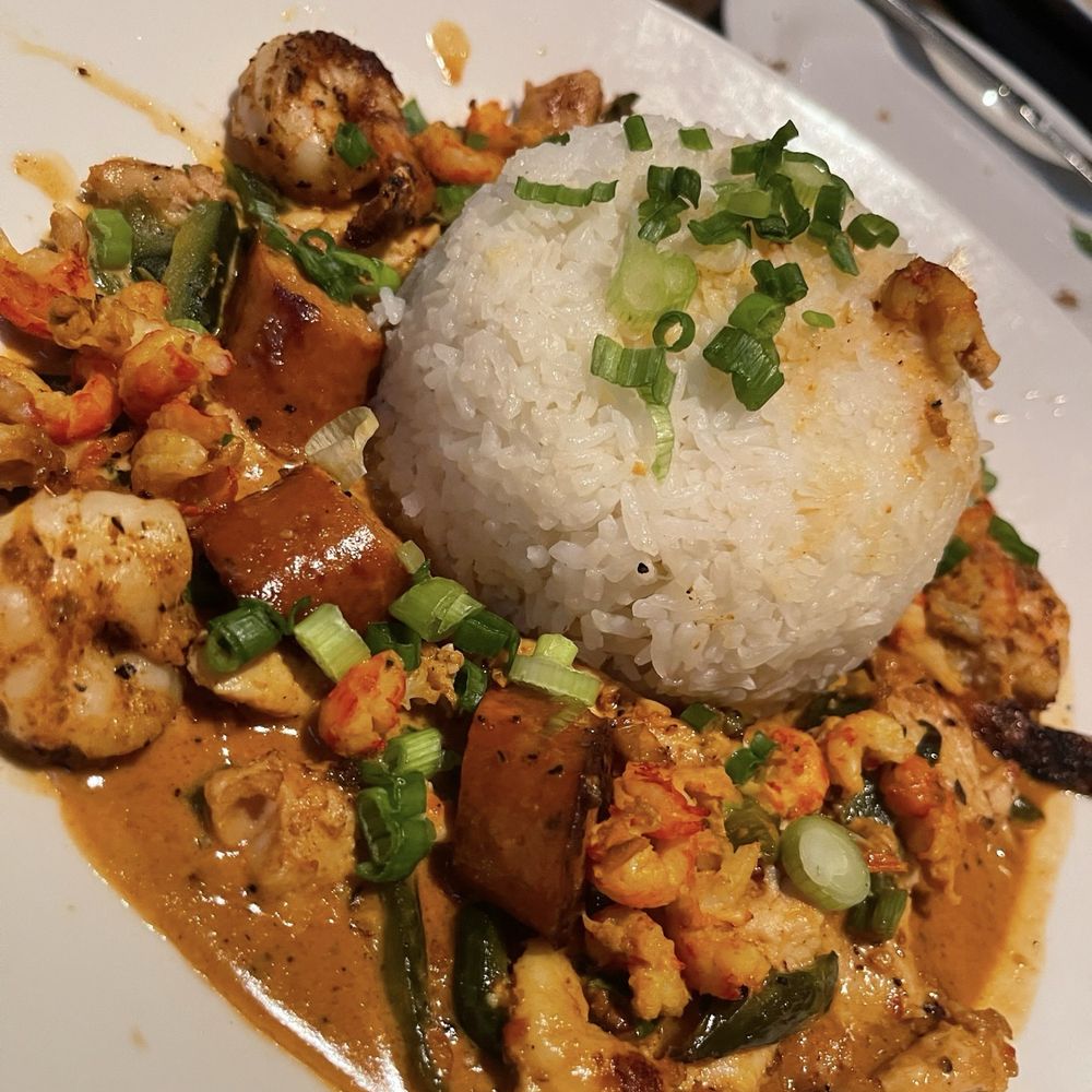 Yard House - New American Near Me - Honolulu, Hawaii Yard House - New American Near Me - Honolulu, Hawaii