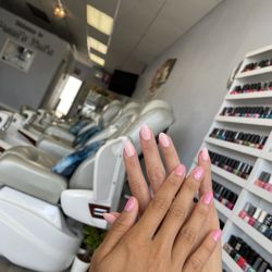 Pearl's Nails