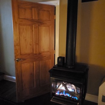 Amethyst Inn - Perfect toasty fireplace! - Bed & Breakfast Near Me - Adamstown, Pennsylvania Amethyst Inn - Perfect toasty fireplace! - Bed & Breakfast Near Me - Adamstown, Pennsylvania