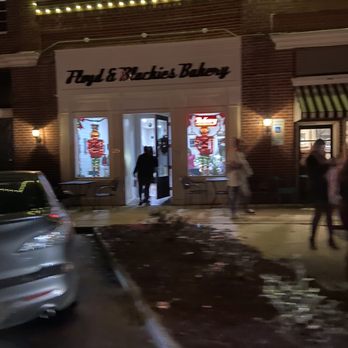 Floyd & Blackie's - Outside view at night - Coffee & Tea Near Me - Cramerton, North Carolina