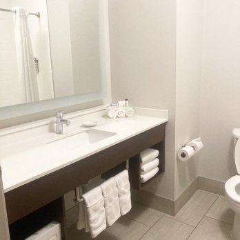 Holiday Inn Amarillo East - Bathroom - Hotels Near Me - Amarillo, Texas Holiday Inn Amarillo East - Bathroom - Hotels Near Me - Amarillo, Texas