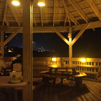 Pineapple Willy's - Seafood Near Me - Panama City Beach, Florida