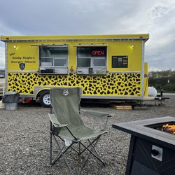 The Salty Heifers Burger Shack - Fire pits