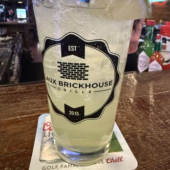 Laux Brickhouse Grille - Margarita - American Near Me - Bethalto, Illinois