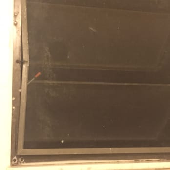 New Sun Gate Motel - Needle stuck on left side of the window. - Hotels Near Me - Lake Worth, Florida