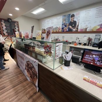 Cold Stone Creamery - Ice Cream & Frozen Yogurt Near Me - Newark, New Jersey Cold Stone Creamery - Ice Cream & Frozen Yogurt Near Me - Newark, New Jersey