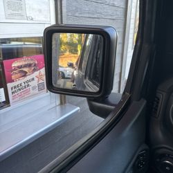 Carl's Jr - The line