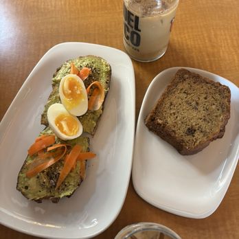 Fidel & Co - Avocado toast and vegan banana bread - Coffee Roasteries Near Me - Little Rock, Arkansas