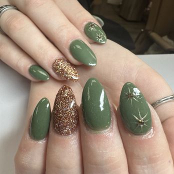 Nail Images - Green stars! - Nail Salons Near Me - Minneapolis, Minnesota Nail Images - Green stars! - Nail Salons Near Me - Minneapolis, Minnesota