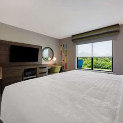 Hampton Inn by Hilton Detroit Southfield - Guest room