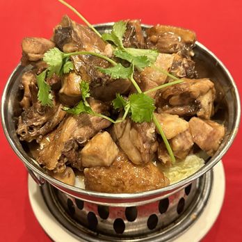 Thien Hoang Restaurant - S18. Duck and Taro in Clay Pot - Vietnamese Near Me - Portland, Oregon Thien Hoang Restaurant - S18. Duck and Taro in Clay Pot - Vietnamese Near Me - Portland, Oregon