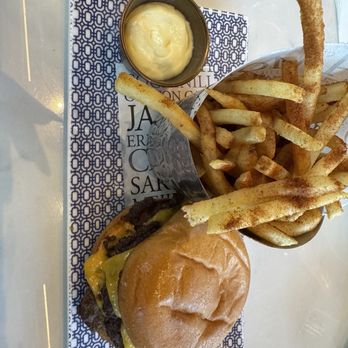 Bar Mar - Smash burger - Seafood Near Me - Chicago, Illinois