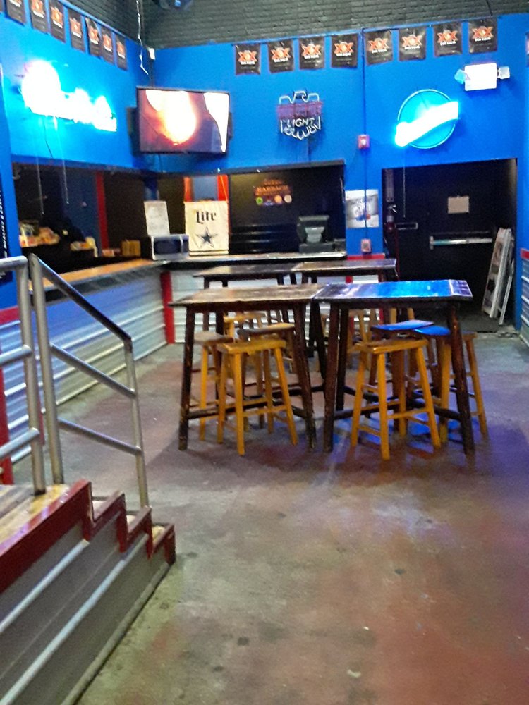 4TH QUARTER SPORTS BAR 34 Photos & 37 Reviews 8779 Wurzbach, San