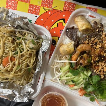 Pon Noodle - Beef Yakisoba and Beef&Shrimp Vermascilli - Seafood Near Me - Hemet, California Pon Noodle - Beef Yakisoba and Beef&Shrimp Vermascilli - Seafood Near Me - Hemet, California