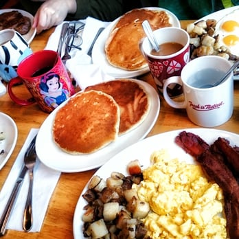 Sunset Grill - Nice big meal before going to skii - Breakfast & Brunch Near Me - Blue Mountains, Ontario